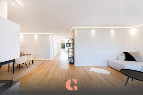 Wohn- und Essbereich - Erstbezug nach Sanierung - Dachterrassenwohnung mit Luxus, Licht & Lebensqualität
