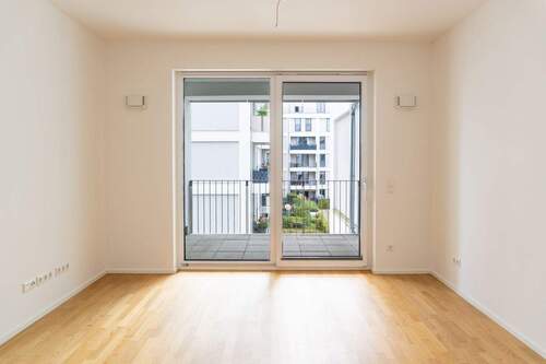 Wohnzimmer - +++ Moderne 2-Zimmer-Wohnung mit Balkon & Tiefgarage - stilvoll wohnen in Dresden +++