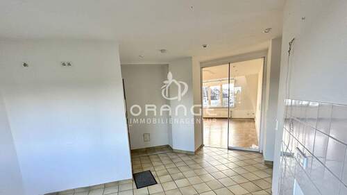 Küche_Blick_Wohnzimmer - vor Einzug - Etagenwohnung mit 95,80 m&sup2; in Duisburg / Großenbaum zum Kaufen