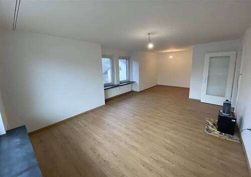 Wohnzimmer Ansicht 1 - 3 Zimmer Etagenwohnung zur Miete in Emmering