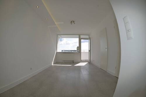 Wohnzimmer - 2 Zimmer Etagenwohnung zum Kaufen in Köln