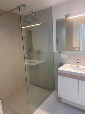 Dusche im Bad - 
