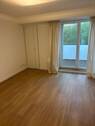 Schlafzimmer mit Zugang zum Balkon - 
