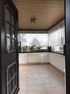 Eingangsbereich Veranda im EG- straßenseitig - 