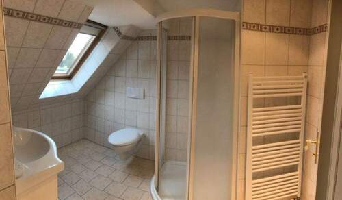 Bad 2 im DG mit Dusche - 