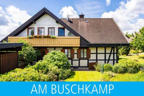 Titel - Charmant im Landhauslook mit 3 Garagen - Einfamilienhaus mit Einliegerwhg.