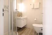 modernes Duschbad - 