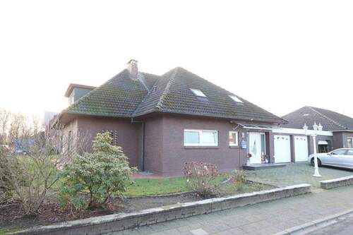 Bild - Modernisiertes, familiengerechtes Wohnhaus mit 2 Wohneinheiten, Keller und Doppelgarage