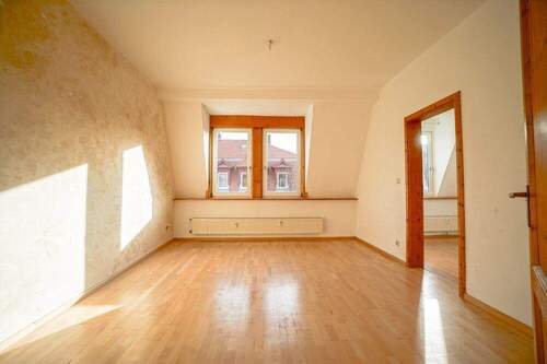 Wohnbereich - Etagenwohnung mit 124,00 m&sup2; in Nürnberg zum Kaufen