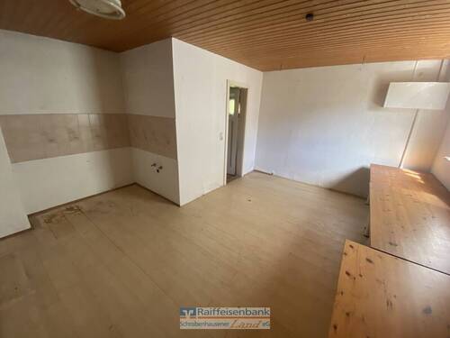 Raum neben Garage - 