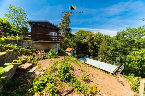 Haus, Poolhaus und Schwimmingpool - Grundstück in Gerlingen