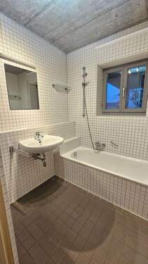 Teilansicht Bad-EG.jpg - 