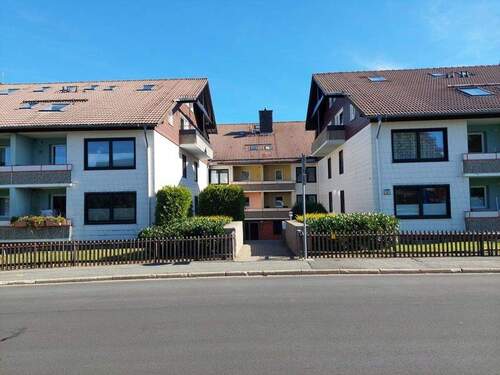 Hausansicht von der Straße - 2 Zimmer Etagenwohnung zum Kaufen in Braunlage