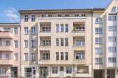 Hausansicht - 2,5-Zimmer Wohnung in absoluter Toplage der City-West