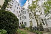 Hinterhof - 2 Zimmer Etagenwohnung zum Kaufen in Berlin