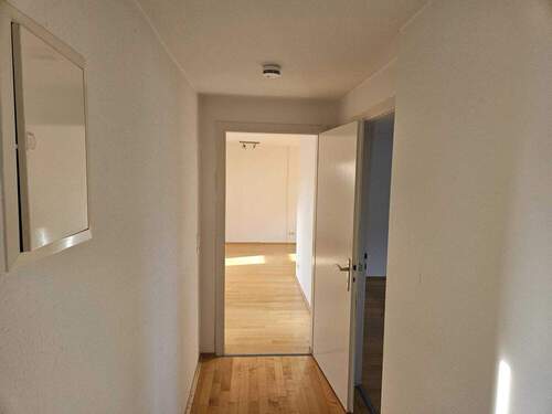 Flur - 2 Zimmer Etagenwohnung zur Miete in Lübeck