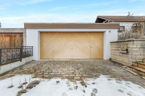 Doppelgarage - 9 Zimmer Einfamilienhaus zum Kaufen in Trochtelfingen