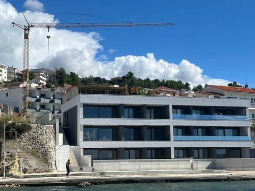 Neubau in exklusiver Küstenlage bei Split - 