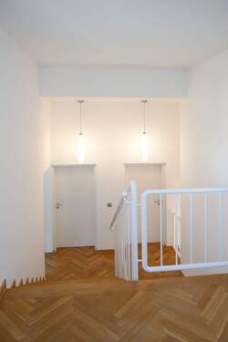 Blick zu den Zimmern - 