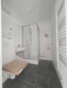 Badezimmer mit Dusche - 