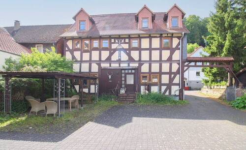 Außenansicht - Vielseitiges Fachwerkhaus mit Charakter in Wetter-Amönau - Wohnen und Vermieten unter einem Dach