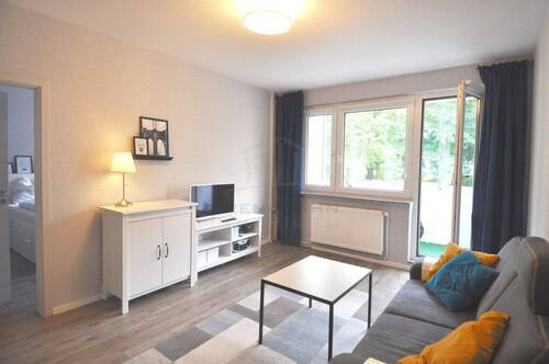Wohnzimmer - 2 Zimmer Etagenwohnung zur Miete in Rostock