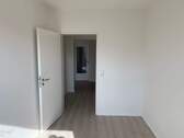 Helles saniertes Zimmer - 