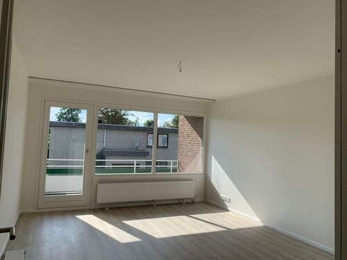 Helle renovierte Wohnung - 3 Zimmer Etagenwohnung in Winsen (Luhe)