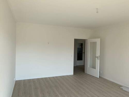 Leerer Raum mit Holzboden - Etagenwohnung mit 69,00 m² in Winsen (Luhe) zur Miete