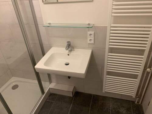 Modernes Badezimmer 2024 - 