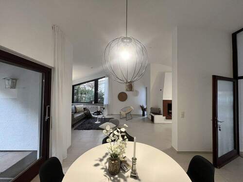 Hohe Decken sorgen für ein schönes Raumgefühl - 