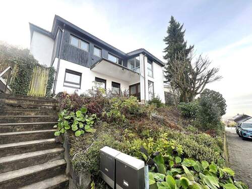 Ruhige Lage am Hang - 7 Zimmer Einfamilienhaus zum Kaufen in Heppenheim