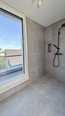 Duschbad mit Fenster - 