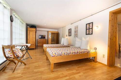 großes Zimmer Untergeschoss - 