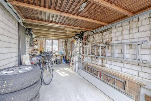 Garage - 