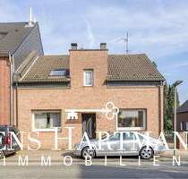 Zweifamilienhaus mit vielseitigen Nutzungsmöglichkeiten und Potenzial für individuelle Wohnkonzepte - Oberhausen Buschhausen