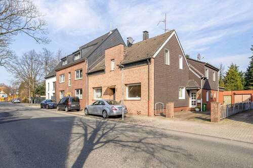 Außenansicht - 7 Zimmer Mehrfamilienhaus, Wohnhaus zum Kaufen in Oberhausen