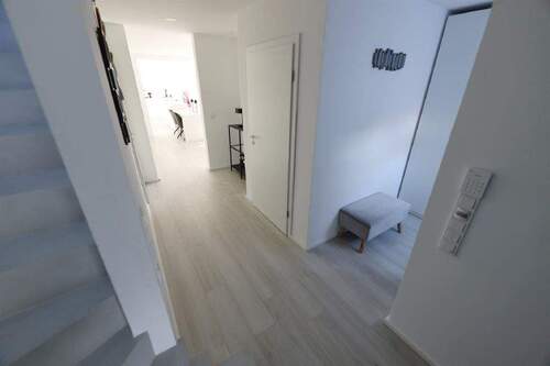 Flur - Einfamilienhaus mit 249,00 m&sup2; in Lage zum Kaufen