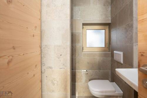 Hobby- bzw. Arbeitsbereich Bad - 