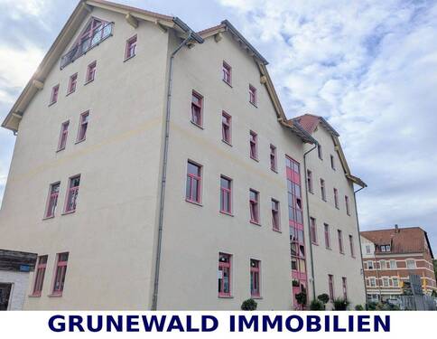 Haus - Helle 2-Raum-Wohnung mit Balkon und Stellplatz zu vermieten.