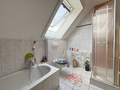 Badezimmer 1. OG - 