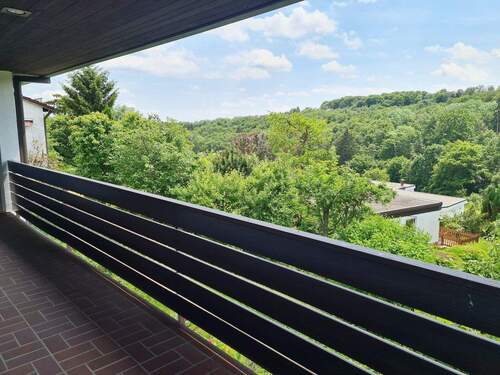 überdachter Balkon, nach Süden ausgerichtet - 