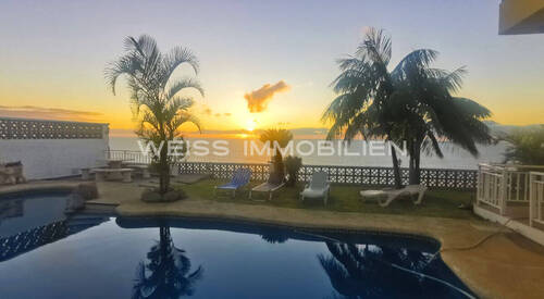 Abendstimmung am Pool - 