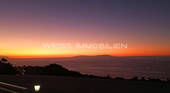 Die Silhouette von La Palma im Abendrot - 