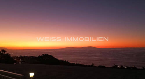 Die Silhouette von La Palma im Abendrot - 