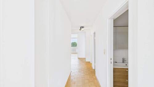 Großzügige Diele - 