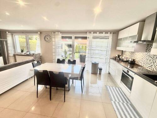 Wohnzimmer / Essbereich
- 