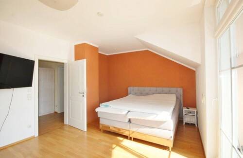 Elternschlafzimmer (OG) - 