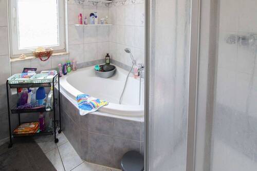 Wannen und Duschbad EG - 