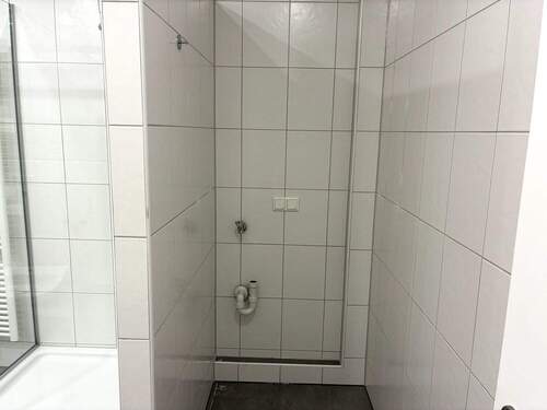 Platz für Waschmaschine und Trockner - 